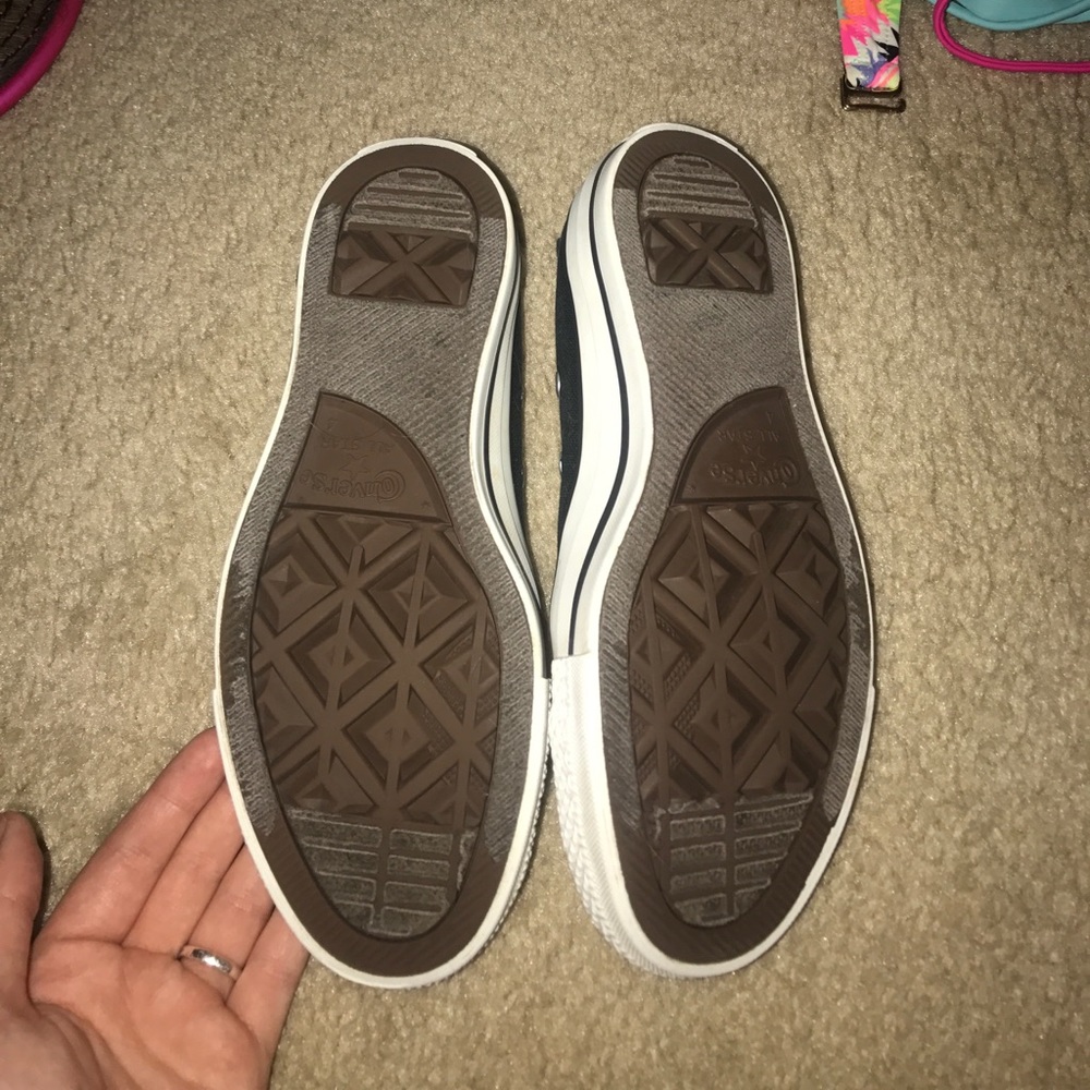 converse - Picture 2 of 3